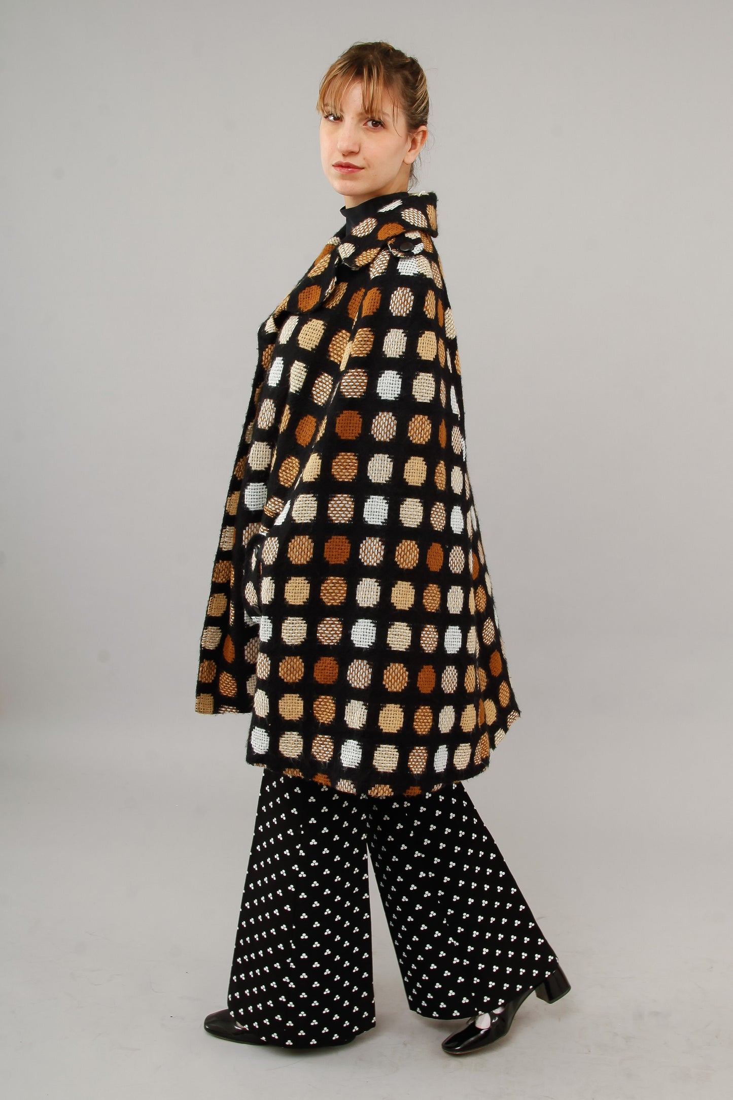 1960 Dotted Brown Cape