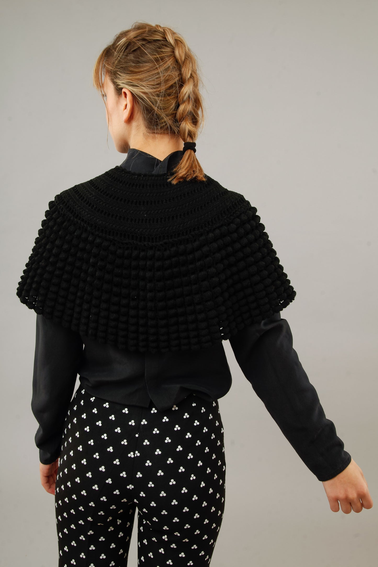 1890 Wool Knitted Capelet